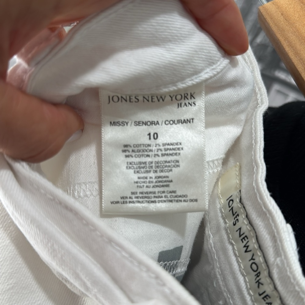 Jones New York Women Sutton Pencil Skirt White Denim Stretch Size 10 Slimming - Picture 7 of 9